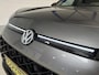 Volkswagen T-Roc 1.5 eTSI 150pk DSG7 R-Line First Edition. Pano, Led, VOL!