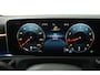 Mercedes-Benz A-klasse 180 Business Solution AMG (PANORAMADAK, STOELVERWARMING, SFEERVERLICHTING, CAMERA, BURMEISTER)