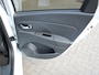 Renault Clio Estate 0.9 TCe 90PK Limited /NAVI/PDC/Donker glas/16'LM/Keyless/LED/DAB+/Bluetooth/ISOFIX/NAP! 1e eig!