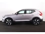 Volvo EX40 Single Motor Extended Range Plus 82 kWh - IntelliSafe Assist & Surround - Verwarmde voorstoelen, stuur & achterbank - Harman Kardon Audio - Parkeersensoren voor & achter - Draadloze tel. lader - Warmtepomp - Inklapbare trekhaak - 19' LMV