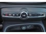 Volvo EX40 Single Motor Extended Range Plus 82 kWh - IntelliSafe Assist & Surround - Verwarmde voorstoelen, stuur & achterbank - Harman Kardon Audio - Parkeersensoren voor & achter - Draadloze tel. lader - Warmtepomp - Inklapbare trekhaak - 19' LMV