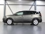 Peugeot 5008 1.2 130PK Active | 2de eigenaar | AppleCarplay/AndroidAuto | Camera | Navigatie | Cruise Control | Climate Control | 7 PERSOONS! | Isofix | Parkeersensoren | LED | Privacy Glass | Trekhaak |