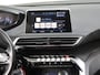Peugeot 5008 1.2 130PK Active | 2de eigenaar | AppleCarplay/AndroidAuto | Camera | Navigatie | Cruise Control | Climate Control | 7 PERSOONS! | Isofix | Parkeersensoren | LED | Privacy Glass | Trekhaak |