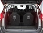 Peugeot 5008 1.2 130PK Active | 2de eigenaar | AppleCarplay/AndroidAuto | Camera | Navigatie | Cruise Control | Climate Control | 7 PERSOONS! | Isofix | Parkeersensoren | LED | Privacy Glass | Trekhaak |