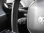 Peugeot 5008 1.2 130PK Active | 2de eigenaar | AppleCarplay/AndroidAuto | Camera | Navigatie | Cruise Control | Climate Control | 7 PERSOONS! | Isofix | Parkeersensoren | LED | Privacy Glass | Trekhaak |