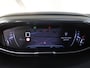 Peugeot 5008 1.2 130PK Active | 2de eigenaar | AppleCarplay/AndroidAuto | Camera | Navigatie | Cruise Control | Climate Control | 7 PERSOONS! | Isofix | Parkeersensoren | LED | Privacy Glass | Trekhaak |