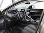 Peugeot 5008 1.2 130PK Active | 2de eigenaar | AppleCarplay/AndroidAuto | Camera | Navigatie | Cruise Control | Climate Control | 7 PERSOONS! | Isofix | Parkeersensoren | LED | Privacy Glass | Trekhaak |
