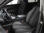 Peugeot 5008 1.2 130PK Active | 2de eigenaar | AppleCarplay/AndroidAuto | Camera | Navigatie | Cruise Control | Climate Control | 7 PERSOONS! | Isofix | Parkeersensoren | LED | Privacy Glass | Trekhaak |