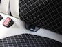 Fiat 500 1.0 Hybrid Dolcevita | LEER/Stof 2 Tone | Glazen dak | Parkeersensoren | Navigatie | Airco | Cruise Control | AppleCarPlay/AndroidAuto | Isofix | Lichtmetalen Velgen 15" |