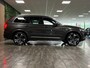 Volvo XC90 T8 AWD Recharge Plus Bright | 360 Camera | Harman Kardon | 455pk | Adaptieve Cruise Control | Stoelverwarming voor+achter | Stuurwielverwarming | Schuifdak | Full LED Meesturende koplampen | Standkachel met Volvo On Call App | Pilot Assist | BLIS Dode Hoek Detectie | Elektrische voorstoelen geheugen | Contour stoelen met wit stiksel en bies | Zitting verlenging voorstoelen | Lederen dashboard | 22 Inch | Google Infotainment | Keyless Drive | Privacy Glass | Elektrisch bedienbare achterklep | Geïntegreerd kinderzitje achterin | Geïntegreerde zongordijnen achterportieren | Verlichte instaplijsten | 7-Persoons | 4-Zone Climate Control | DAB Radio | Apple Carplay/Android Auto | Alarm Klasse III | Volvo On Call met mobiele App functie | Platinum Grey Metallic |