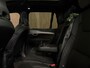 Volvo XC90 T8 AWD Recharge Plus Bright | 360 Camera | Harman Kardon | 455pk | Adaptieve Cruise Control | Stoelverwarming voor+achter | Stuurwielverwarming | Schuifdak | Full LED Meesturende koplampen | Standkachel met Volvo On Call App | Pilot Assist | BLIS Dode Hoek Detectie | Elektrische voorstoelen geheugen | Contour stoelen met wit stiksel en bies | Zitting verlenging voorstoelen | Lederen dashboard | 22 Inch | Google Infotainment | Keyless Drive | Privacy Glass | Elektrisch bedienbare achterklep | Geïntegreerd kinderzitje achterin | Geïntegreerde zongordijnen achterportieren | Verlichte instaplijsten | 7-Persoons | 4-Zone Climate Control | DAB Radio | Apple Carplay/Android Auto | Alarm Klasse III | Volvo On Call met mobiele App functie | Platinum Grey Metallic |
