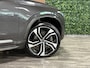 Volvo XC90 T8 AWD Recharge Plus Bright | 360 Camera | Harman Kardon | 455pk | Adaptieve Cruise Control | Stoelverwarming voor+achter | Stuurwielverwarming | Schuifdak | Full LED Meesturende koplampen | Standkachel met Volvo On Call App | Pilot Assist | BLIS Dode Hoek Detectie | Elektrische voorstoelen geheugen | Contour stoelen met wit stiksel en bies | Zitting verlenging voorstoelen | Lederen dashboard | 22 Inch | Google Infotainment | Keyless Drive | Privacy Glass | Elektrisch bedienbare achterklep | Geïntegreerd kinderzitje achterin | Geïntegreerde zongordijnen achterportieren | Verlichte instaplijsten | 7-Persoons | 4-Zone Climate Control | DAB Radio | Apple Carplay/Android Auto | Alarm Klasse III | Volvo On Call met mobiele App functie | Platinum Grey Metallic |