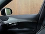 Volvo XC90 2.0 B5 AWD R-Design | Pine Grey! | Trekhaak | Adaptieve Cruise Control | Stoelverwarming | Parkeercamera | 20 Inch | Pilot Assist | Schakelpaddels aan stuurwiel | Elektrische voorstoelen geheugen | R-Design contour stoelen leder alcantara met wit stiksel en bies | Zitting verlenging voorstoelen | Lederen Dashboard | Parkeersensoren voor+achter | Privacy Glass | Elektrisch bedienbare achterklep | Geïntegreerde zongordijnen achterportieren | Verlichte instaplijsten | 7-Persoons | Apple Carplay/Android Auto | Alarm Klasse III | Volvo On Call met mobiele App functie | Pine Grey Metallic |