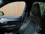 Volvo XC90 2.0 B5 AWD R-Design | Pine Grey! | Trekhaak | Adaptieve Cruise Control | Stoelverwarming | Parkeercamera | 20 Inch | Pilot Assist | Schakelpaddels aan stuurwiel | Elektrische voorstoelen geheugen | R-Design contour stoelen leder alcantara met wit stiksel en bies | Zitting verlenging voorstoelen | Lederen Dashboard | Parkeersensoren voor+achter | Privacy Glass | Elektrisch bedienbare achterklep | Geïntegreerde zongordijnen achterportieren | Verlichte instaplijsten | 7-Persoons | Apple Carplay/Android Auto | Alarm Klasse III | Volvo On Call met mobiele App functie | Pine Grey Metallic |