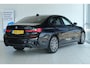 BMW 3-Serie 320e Business Edition Plus M-Sport | 96% SoH | Cruise Control | Camera | Climate Control | Navi | Carplay | HiFi | LED | 18 Inch | Getint Glas