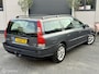 Volvo V70 2.4 T5 200pk|ZO MEE|AIRCO|THAAK|HALFLEER|HISTORY!