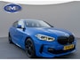 BMW 1-Serie 118i AUTOMAAT M- Sport, Misano blauw metallic, panoramadak, headup display, navi, digitaal cockpit, vol opties