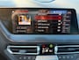 BMW 1-Serie 118i AUTOMAAT M- Sport, Misano blauw metallic, panoramadak, headup display, navi, digitaal cockpit, vol opties