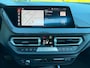 BMW 1-Serie 118i AUTOMAAT M- Sport, Misano blauw metallic, panoramadak, headup display, navi, digitaal cockpit, vol opties