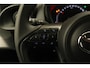 Toyota Aygo X 1.0 VVT-i MT Play - ORIGINEEL NEDERLANDSE AUTO - AIRCO - ADAPTIEVE CRUISE CONTROL - ACHTERUITRIJCAMERA - BLUETOOTH - LICHTSENSOR - DAB RADIO - APPLE CARPLAY/ ANDROID AUTO