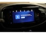 Toyota Aygo X 1.0 VVT-i MT Play - ORIGINEEL NEDERLANDSE AUTO - AIRCO - ADAPTIEVE CRUISE CONTROL - ACHTERUITRIJCAMERA - BLUETOOTH - LICHTSENSOR - DAB RADIO - APPLE CARPLAY/ ANDROID AUTO