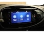 Toyota Aygo X 1.0 VVT-i MT Play - ORIGINEEL NEDERLANDSE AUTO - AIRCO - ADAPTIEVE CRUISE CONTROL - ACHTERUITRIJCAMERA - BLUETOOTH - LICHTSENSOR - DAB RADIO - APPLE CARPLAY/ ANDROID AUTO