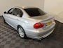 BMW 3-Serie 320i High Executive PANO CARPLAY NAVI PSENSOR CRUISE 2 X SLEUTELS