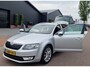 Skoda Octavia Combi 1.6 TDI Ambition AUTOMAAT NAVI PSENSOR CRUISE TREKHAAK 2 X SLEUTELS