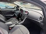 Opel Astra 1.4 Turbo Cosmo, cruise, airco, ingebouwd fietsrek!