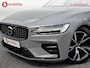 Volvo V60 2.0 B4 Plus Dark 197Pk! Automaat * Vapour Grey | Trekhaak 1.800KG | Adaptive Cruise Control Memory stoelen | Achteruitrijcamera | Apple CarPlay | Stoel/Stuur verwarming