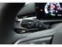 Volkswagen T-Roc 1.5 eTsi R-Line | Pano | IQ Light | Adapt. Cruise | Trekhaak | Camera | Stoel- Stuurverw. | CarPlay |
