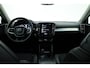 Volvo XC40 1.5 T3 Momentum Pro | RIJKLAAR!! | Cruise Contr. | Trekhaak | Camera | All Season | Apple CarPlay | Navi