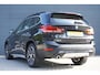 BMW X1 sDrive18i 140pk High Executive X-line | Trekhaak | LED Koplampen | HiFi Audio | Sportstoelen