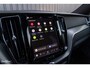Volvo XC60 2.0 T8 Plug-in hybrid AWD R-Design | Luchtvering | Zwenkbare trekhaak | Panorama dak | Memory | Harman Kardon |