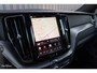 Volvo XC60 2.0 T8 Plug-in hybrid AWD R-Design | Luchtvering | Zwenkbare trekhaak | Panorama dak | Memory | Harman Kardon |