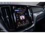 Volvo XC60 2.0 T8 Plug-in hybrid AWD R-Design | Luchtvering | Zwenkbare trekhaak | Panorama dak | Memory | Harman Kardon |