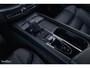 Volvo XC60 2.0 T8 Plug-in hybrid AWD R-Design | Luchtvering | Zwenkbare trekhaak | Panorama dak | Memory | Harman Kardon |
