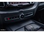 Volvo XC60 2.0 T8 Plug-in hybrid AWD R-Design | Luchtvering | Zwenkbare trekhaak | Panorama dak | Memory | Harman Kardon |