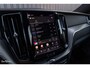 Volvo XC60 2.0 T8 Plug-in hybrid AWD R-Design | Luchtvering | Zwenkbare trekhaak | Panorama dak | Memory | Harman Kardon |
