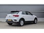 Volkswagen T-Roc 1.5 TSI 150pk DSG Style Business Trekhaak | App Connect | Camera