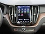 Volvo XC60 2.0 B5 Inscription Automaat / Panoramadak / Massage voorstoelen / Trekhaak / Luchtvering / Gelaagde ramen / Head-up Display / Alarm klasse 3