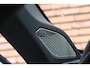 Lynk & Co 01 1.5 More | 360 Graden camera | Actieve LED Koplampen | Schuif-/Kanteldak | Premium Audio By Harman Kardon | Sfeerverlichting | Dodehoekassistent | Adaptieve Cruise Control | Stuurverwarming | Stoelverwarming | Bestuurdersstoel met geheugen | Getint glas | Elektrisch bedienbare achterklep | Draadloos telefoonoplader