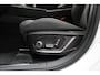 Lynk & Co 01 1.5 More | 360 Graden camera | Actieve LED Koplampen | Schuif-/Kanteldak | Premium Audio By Harman Kardon | Sfeerverlichting | Dodehoekassistent | Adaptieve Cruise Control | Stuurverwarming | Stoelverwarming | Bestuurdersstoel met geheugen | Getint glas | Elektrisch bedienbare achterklep | Draadloos telefoonoplader