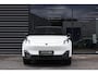 Lynk & Co 02 Core 66 kWh | 1600KG Trekgewicht | Stoelverwarming | Apple CarPlay | Android Auto | Achteruitrijcamera | Panoramadak | Elektrische Achterklep | Keyles Entry | Regensensor |