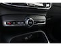 Volvo EX40 Single Motor Extended Range Ultra Europa 82 kWh | Panoramadak | Premium audio by Harman Kardon | Verwarmbare voorstoelen en achterbank | Stuurwiel verwarmd | Apple Carplay/Android Auto | 19 inch lichtmetalen velgen| 360 graden camera | Extra getint glas achterportieren en bagageruimte |