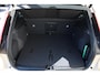 Volvo EX40 Single Motor Extended Range Ultra Europa 82 kWh | Panoramadak | Premium audio by Harman Kardon | Verwarmbare voorstoelen en achterbank | Stuurwiel verwarmd | Apple Carplay/Android Auto | 19 inch lichtmetalen velgen| 360 graden camera | Extra getint glas achterportieren en bagageruimte |