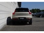 Volvo EX40 Single Motor Extended Range Ultra Europa 82 kWh | Panoramadak | Premium audio by Harman Kardon | Verwarmbare voorstoelen en achterbank | Stuurwiel verwarmd | Apple Carplay/Android Auto | 19 inch lichtmetalen velgen| 360 graden camera | Extra getint glas achterportieren en bagageruimte |