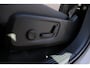 Volvo EX40 Single Motor Extended Range Ultra Europa 82 kWh | Panoramadak | Premium audio by Harman Kardon | Verwarmbare voorstoelen en achterbank | Stuurwiel verwarmd | Apple Carplay/Android Auto | 19 inch lichtmetalen velgen| 360 graden camera | Extra getint glas achterportieren en bagageruimte |