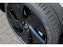 Volvo EX40 Single Motor Extended Range Ultra Europa 82 kWh | Panoramadak | Premium audio by Harman Kardon | Verwarmbare voorstoelen en achterbank | Stuurwiel verwarmd | Apple Carplay/Android Auto | 19 inch lichtmetalen velgen| 360 graden camera | Extra getint glas achterportieren en bagageruimte |