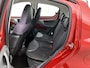 Toyota Aygo 1.0-12V Aspiration Red Automaat | Half Lederen bekleding | Airco | Elektrische ramen voor | Centrale deurvergrendeling met sleutel | Dashboard kast |